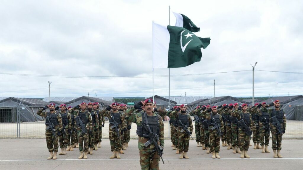 ارتش پاکستان به حمایت از داعش در افغانستان متهم شد