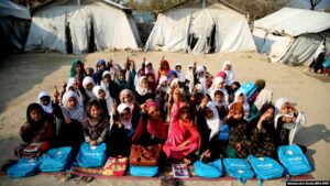 آموزش بیش از ۶۰۰ هزار دانش‌آموز افغان به کمک سازمان ملل