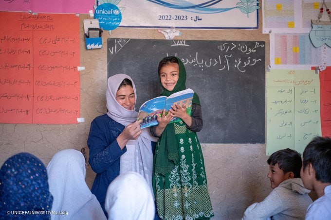 کمک یونیسف به تحصیل 700 هزار کودک در افغانستان در سال 2023