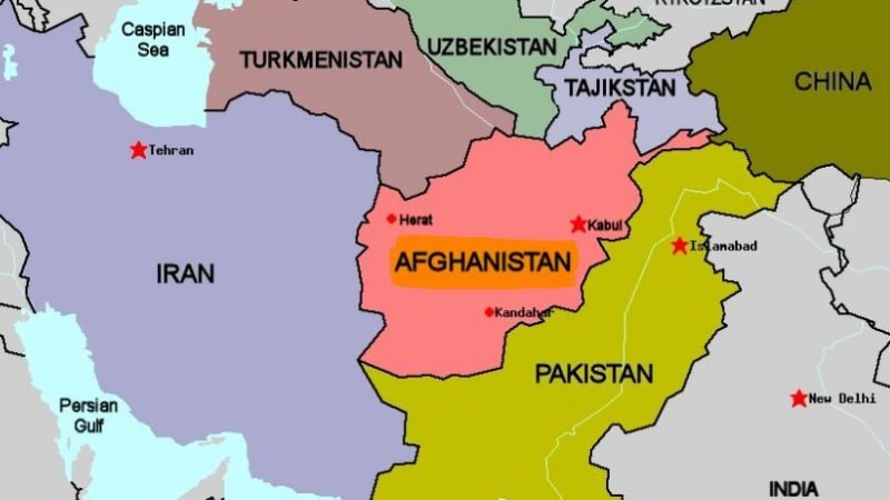 درخواست سناتور پاکستانی برای بازگشایی مرزهای تجاری به روی افغانستان