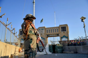 توافق بر سر آتش‌بس در مرز افغانستان و پاکستان