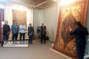 فرش افغانستان را با برچسب ایرانی به مردم می‌فروشند