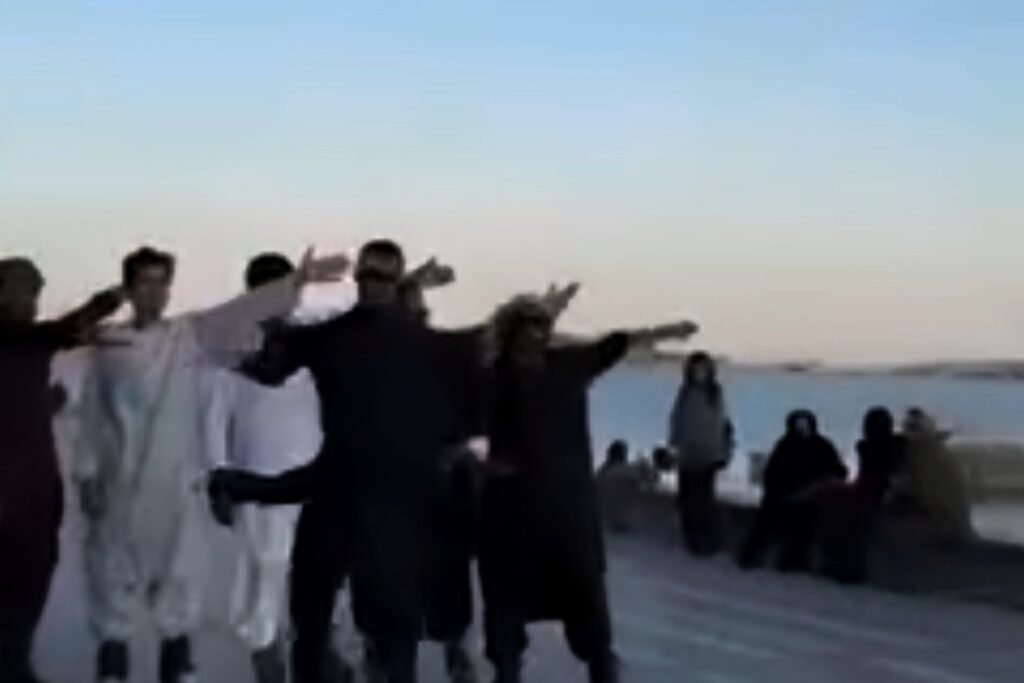 نمایش مشترک اسکیت‌بازان افغانستانی و ایرانی در تهران