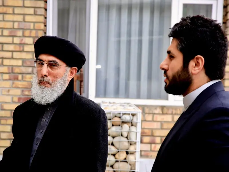 تأکید رهبر طالبان بر «اتحاد»، هشدار حکمتیار درباره فروپاشی