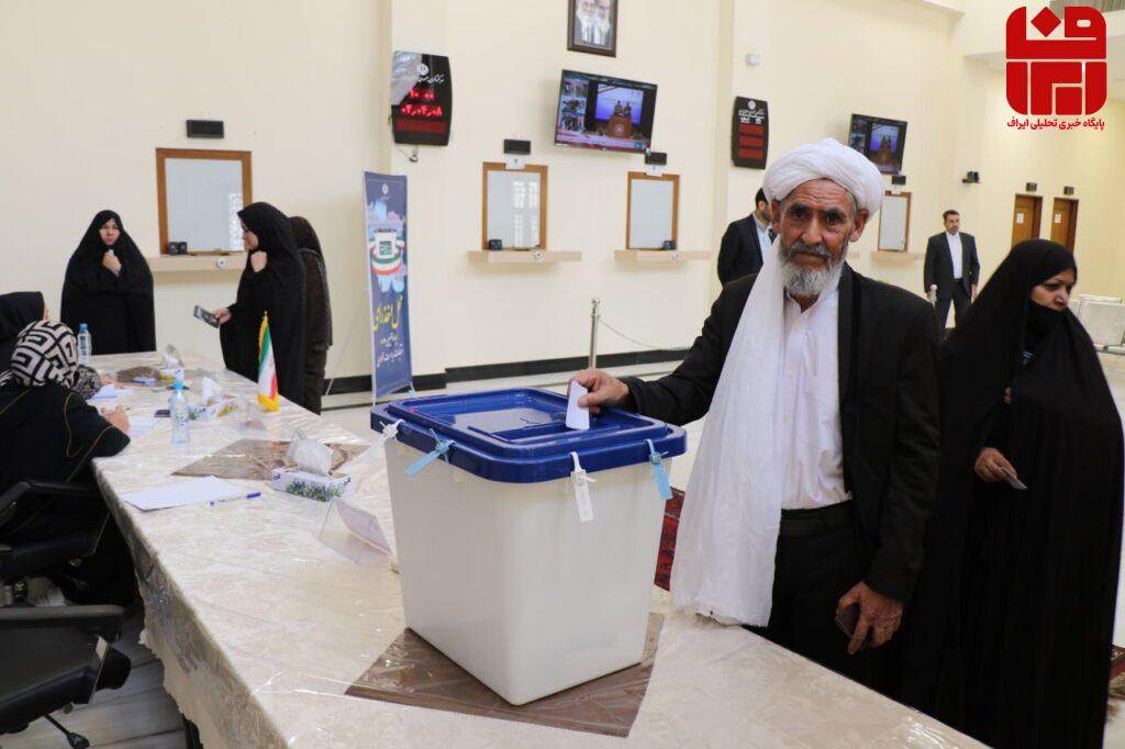 حضور باشکوه ایرانیان مقیم افغانستان در پای صندوق‌های رای-ایراف