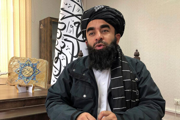 مجاهد: با بازگشت طالبان قطب‌های قدرت در افغانستان نابود شد