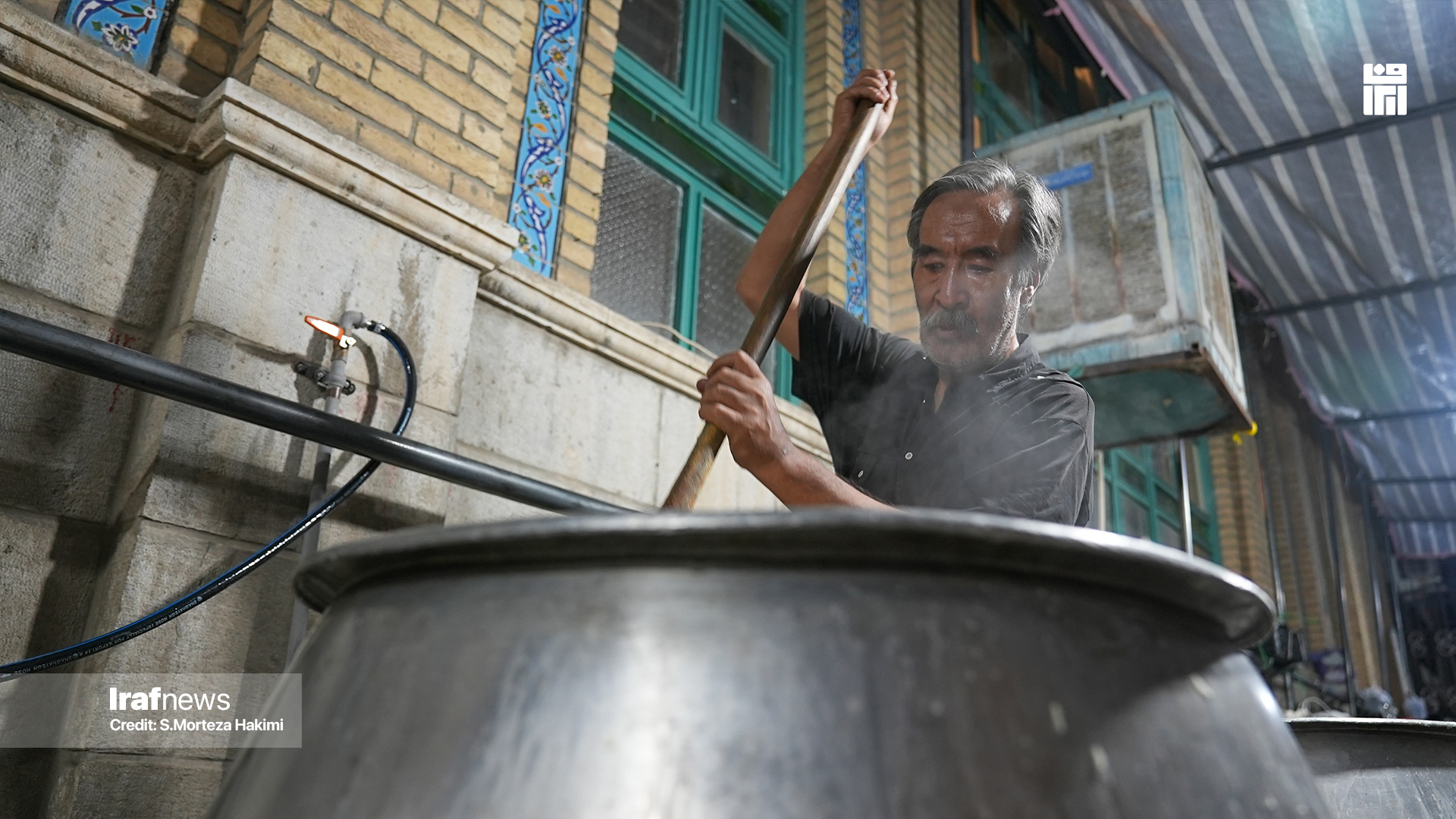 آیین «علم‌کشی» در شب هفتم محرم - هیات افغانستانی‌های مقیم تهران